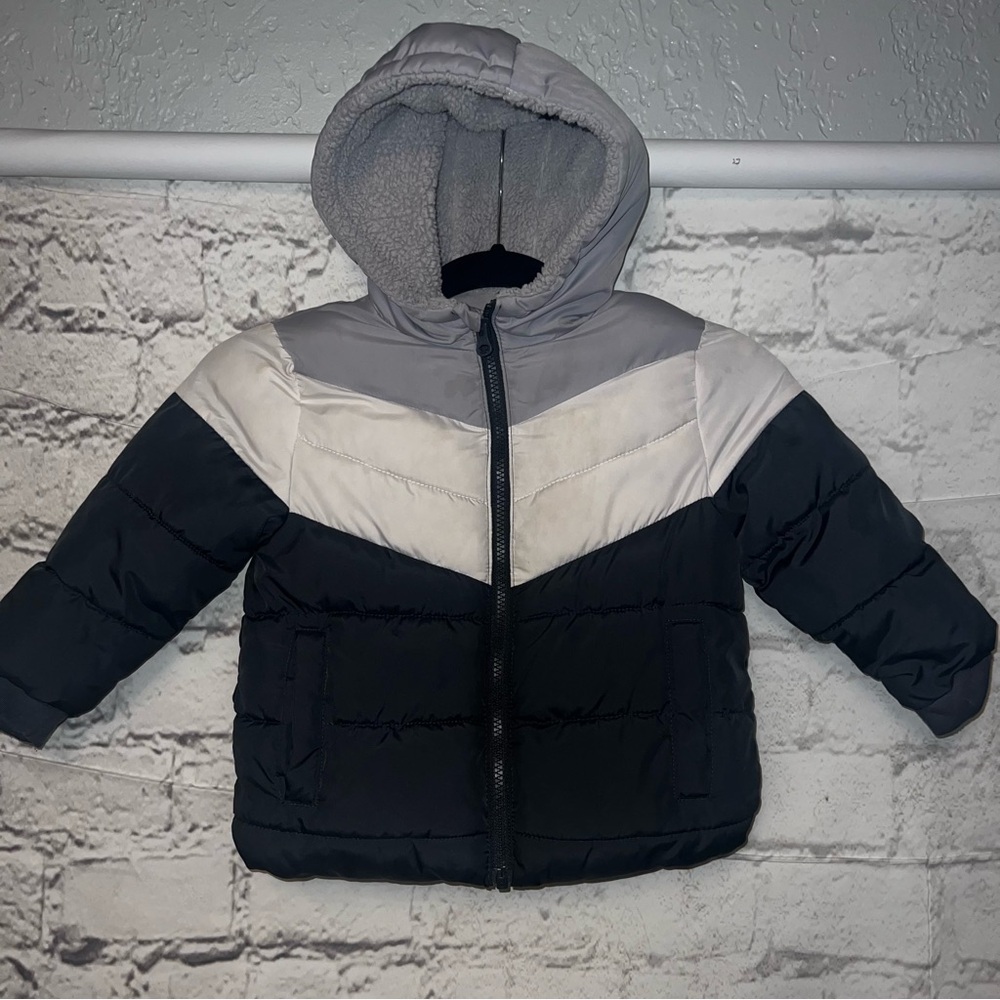 Boys winter jacket - Picture 2 of 5